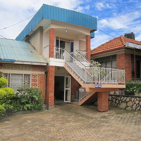 Keba Inn Lyamutundwe Ngoại thất bức ảnh