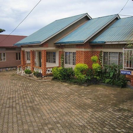 Keba Inn Lyamutundwe Ngoại thất bức ảnh