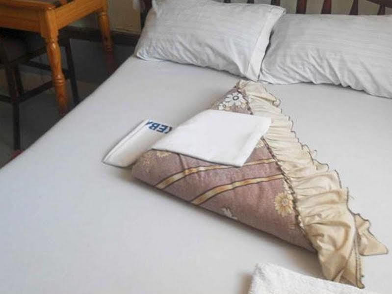 Keba Inn Lyamutundwe Ngoại thất bức ảnh