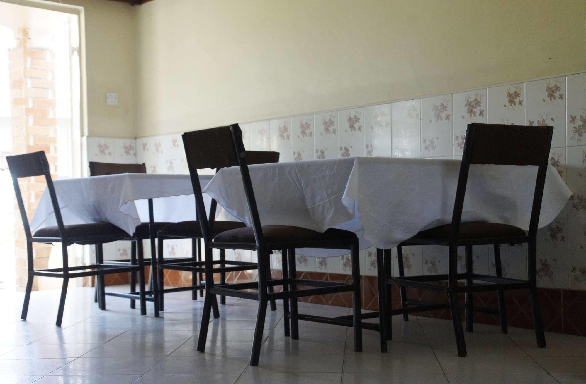 Keba Inn Lyamutundwe Ngoại thất bức ảnh