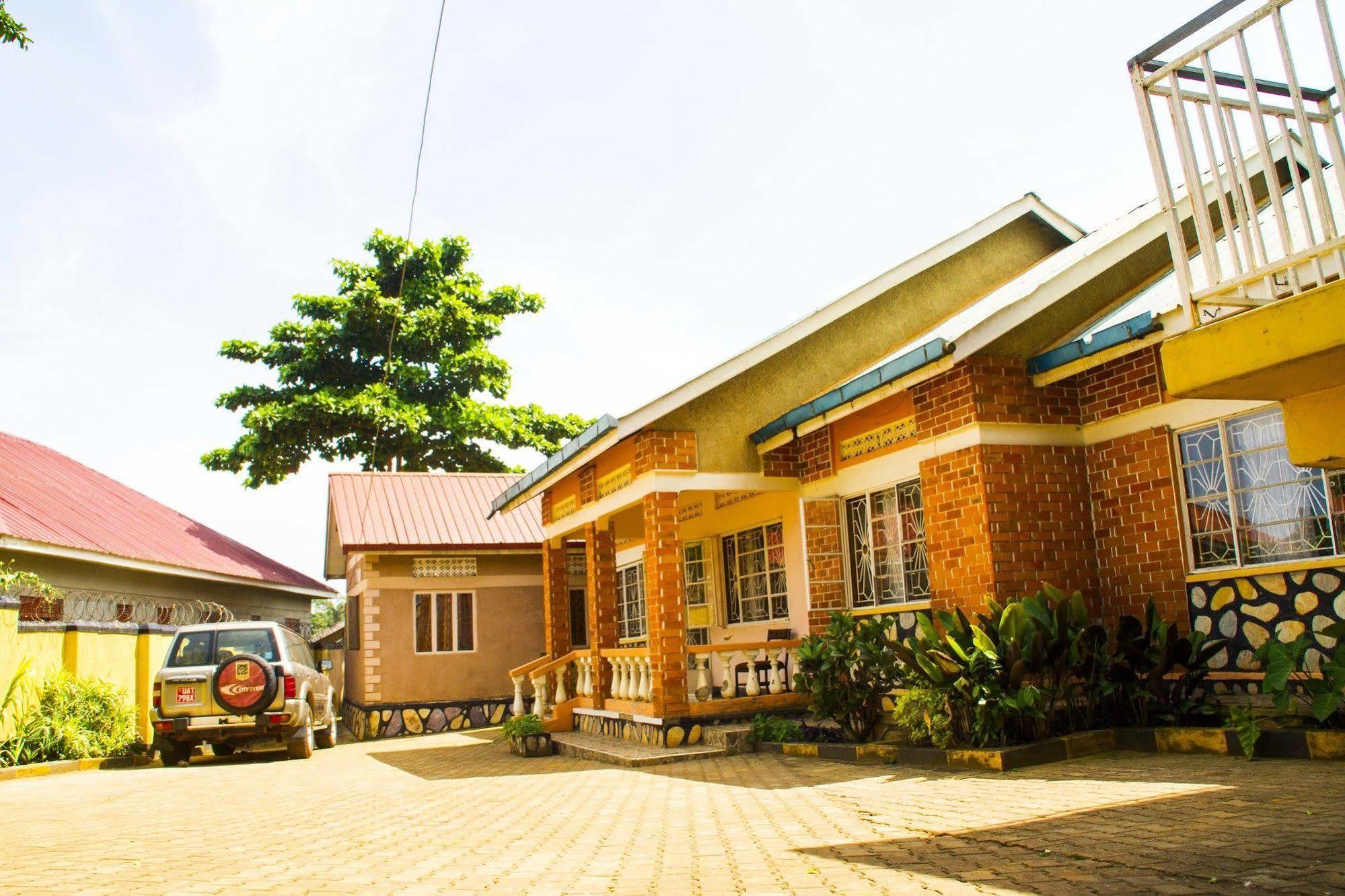 Keba Inn Lyamutundwe Ngoại thất bức ảnh