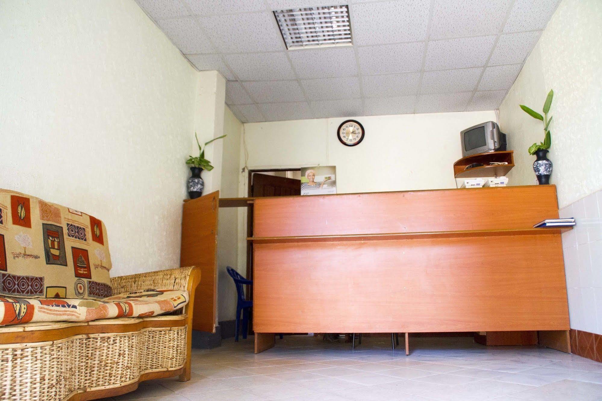 Keba Inn Lyamutundwe Ngoại thất bức ảnh