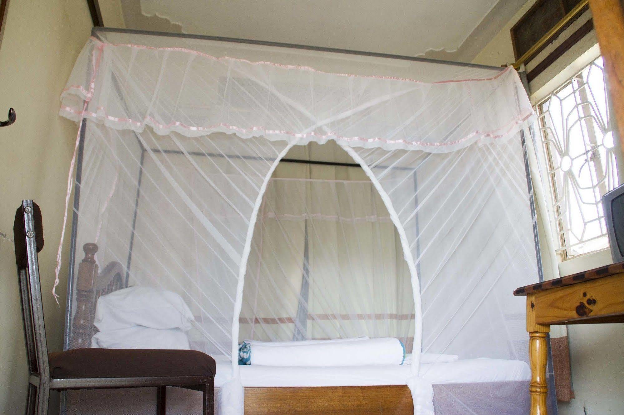 Keba Inn Lyamutundwe Ngoại thất bức ảnh