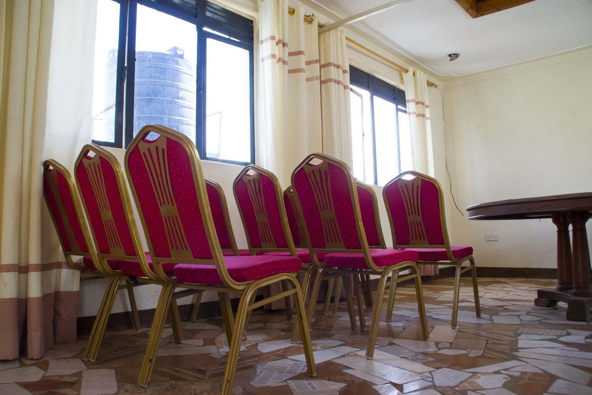 Keba Inn Lyamutundwe Ngoại thất bức ảnh