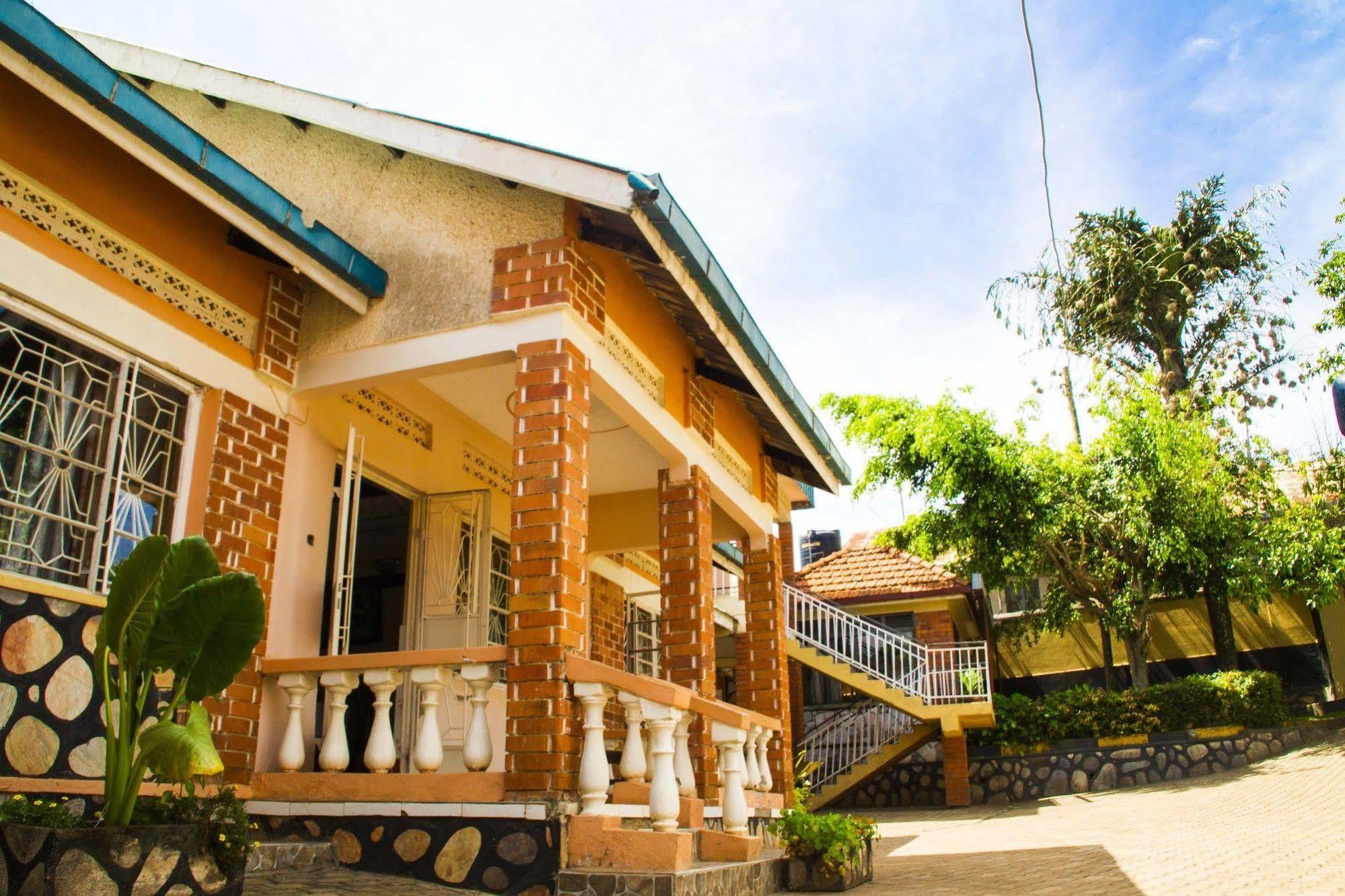 Keba Inn Lyamutundwe Ngoại thất bức ảnh