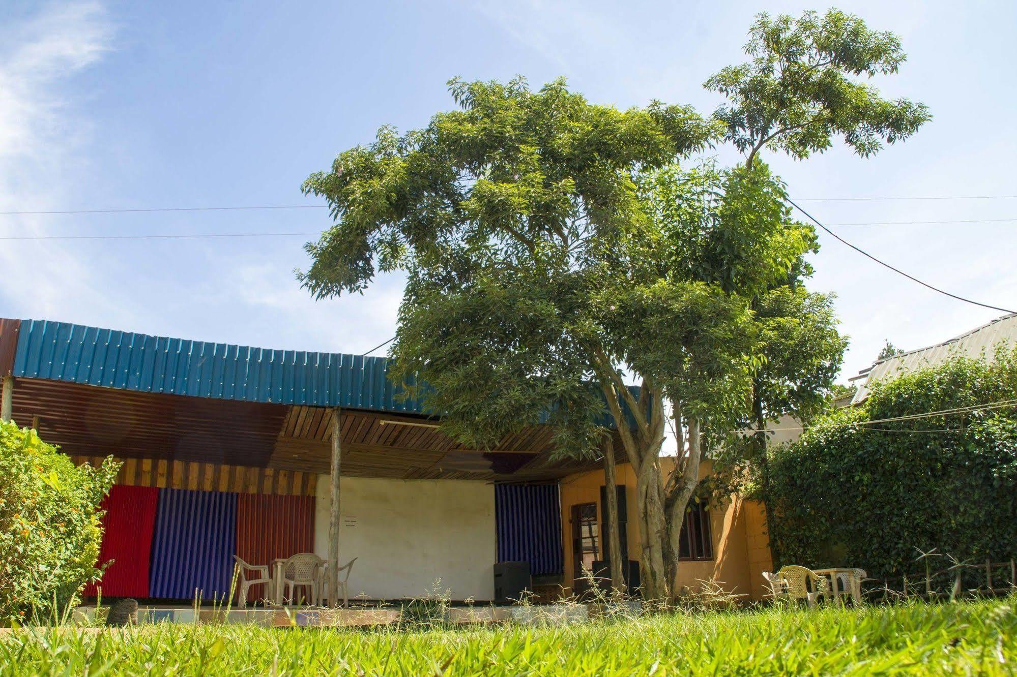 Keba Inn Lyamutundwe Ngoại thất bức ảnh